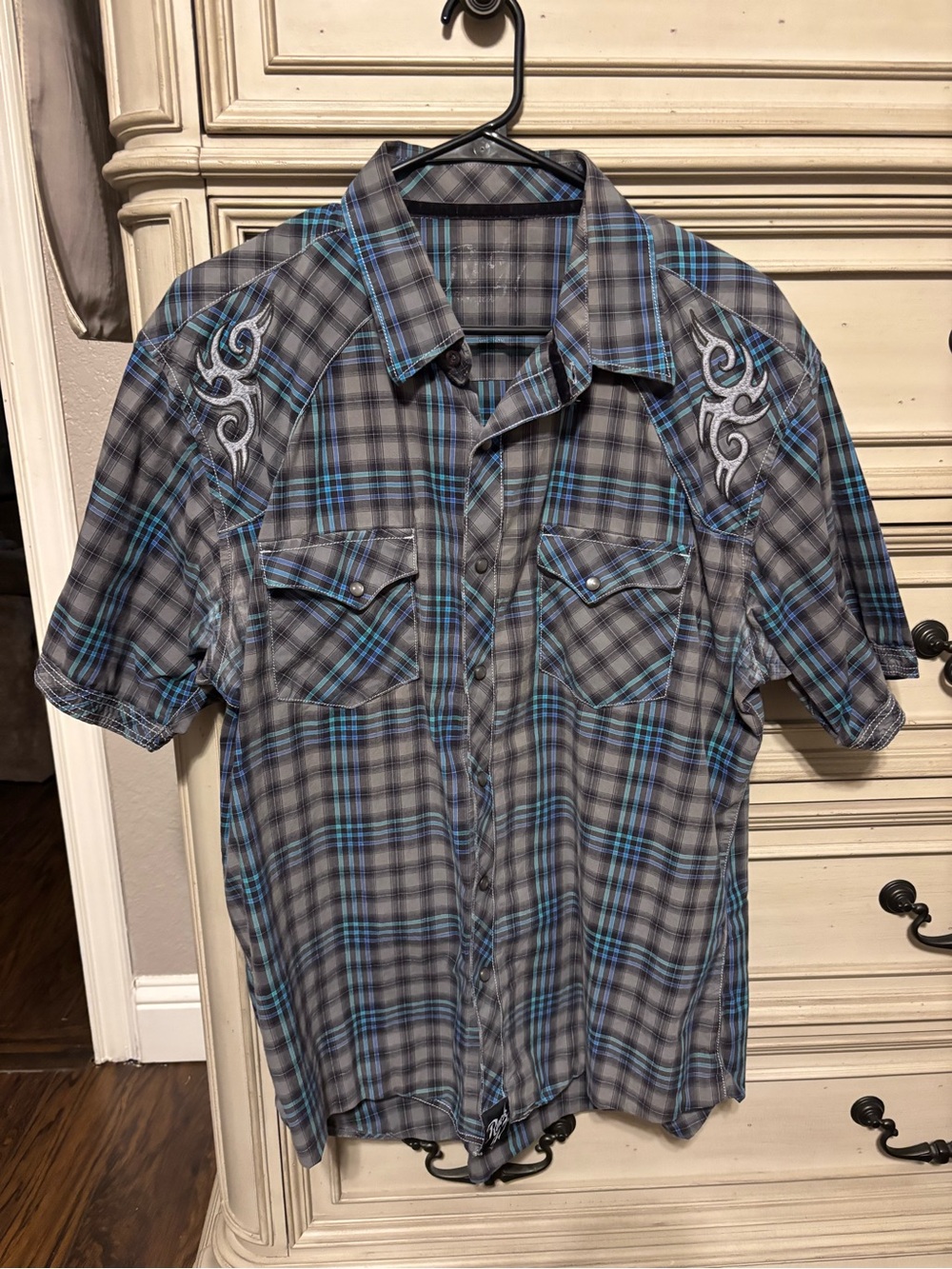 Men's Plaid Short-Sleeve Button-Down Shirt in Gray and Blue